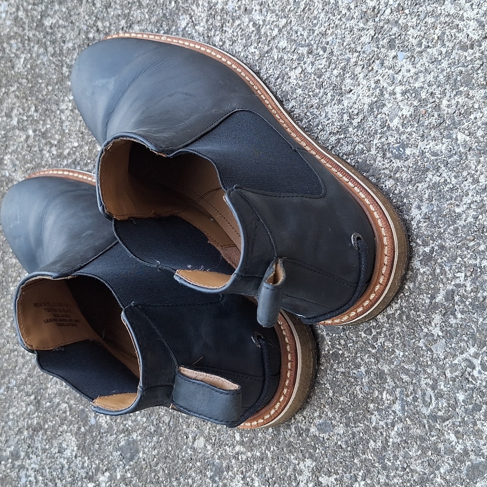 Tommy Bahama Men's Size 7D Black Leather Chelsea Boots - Picture 3 of 8
